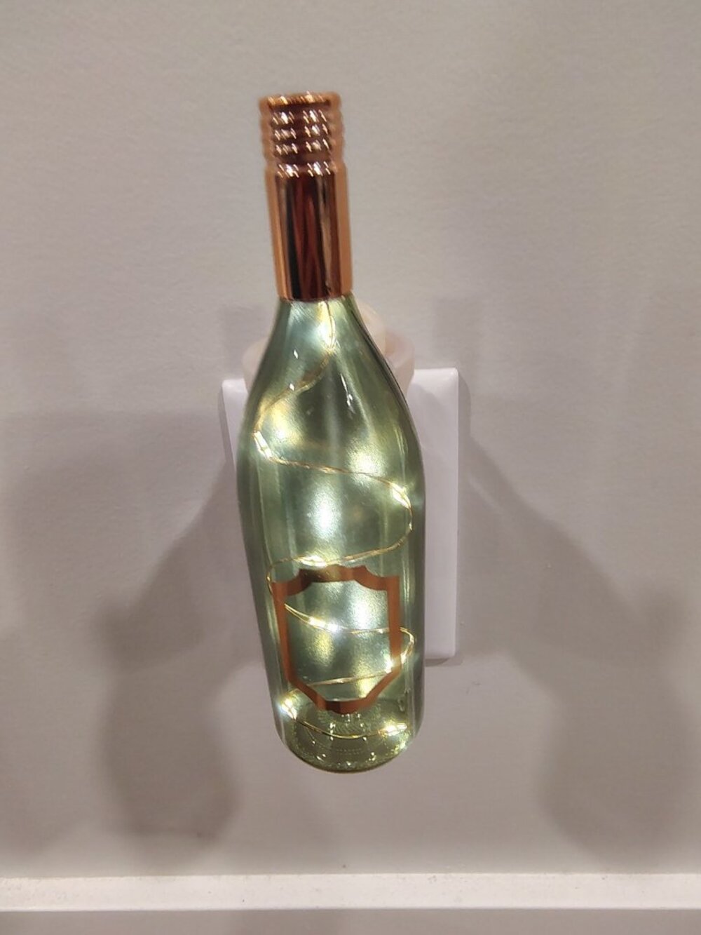 Bath & Body Works CHAMPAGNE WINE green BOTTLE Wallflower Light-up Plug - Picture 1 of 4